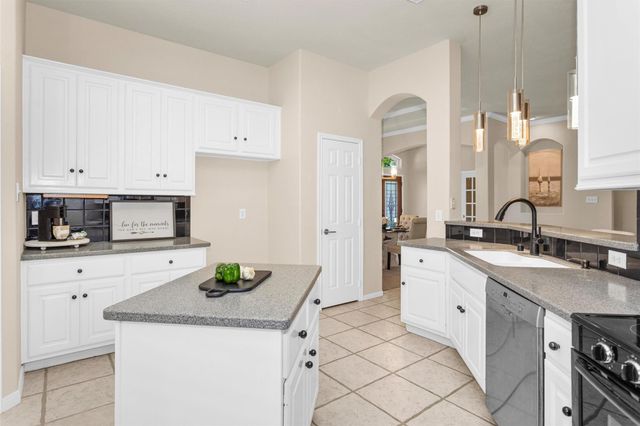 3407 Fitzgerald Drive, Montgomery, TX 77356