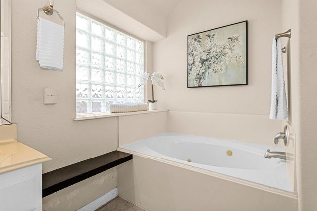 3407 Fitzgerald Drive, Montgomery, TX 77356