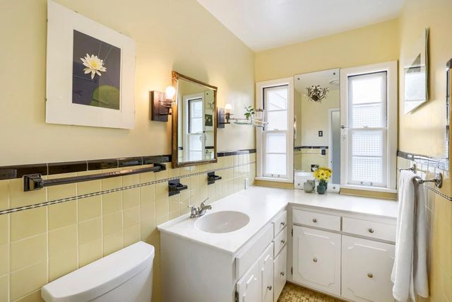 987 Chippewa Avenue, Mendota Heights, MN 55118
