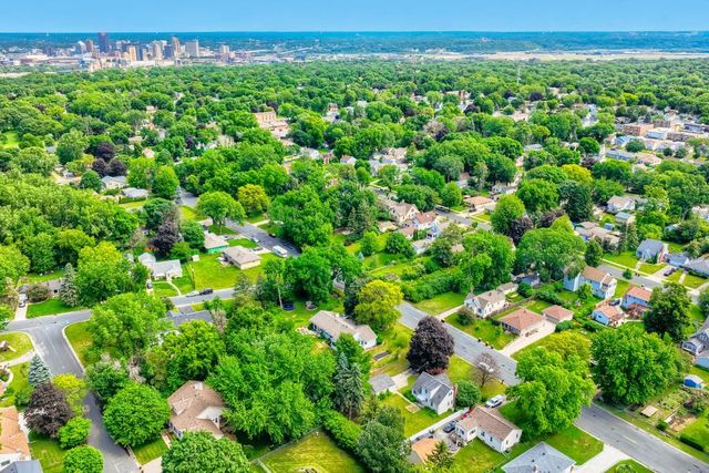 987 Chippewa Avenue, Mendota Heights, MN 55118