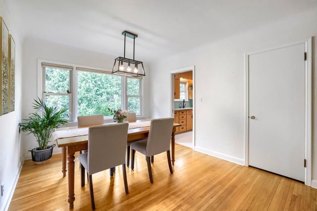 987 Chippewa Avenue, Mendota Heights, MN 55118