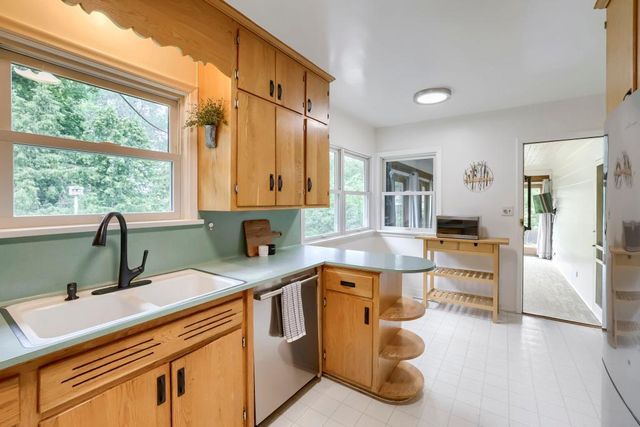 987 Chippewa Avenue, Mendota Heights, MN 55118