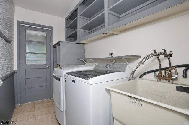 62 Molinari Dr, Wanaque Boro, NJ 07465