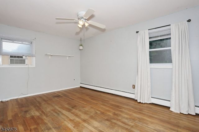 62 Molinari Dr, Wanaque Boro, NJ 07465