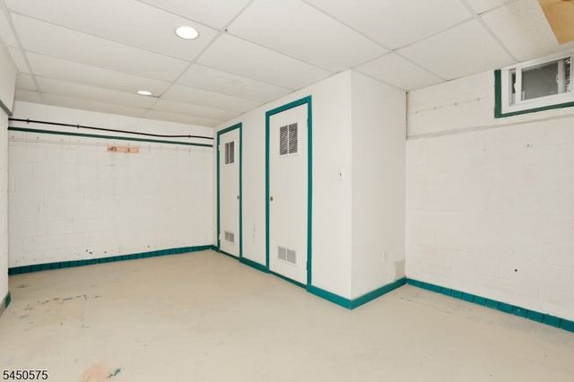 62 Molinari Dr, Wanaque Boro, NJ 07465