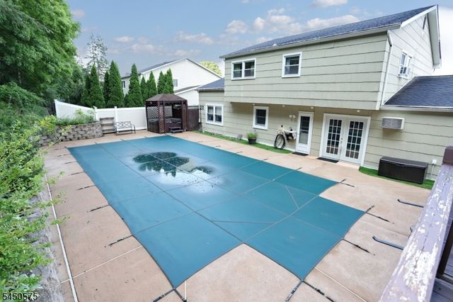 62 Molinari Dr, Wanaque Boro, NJ 07465