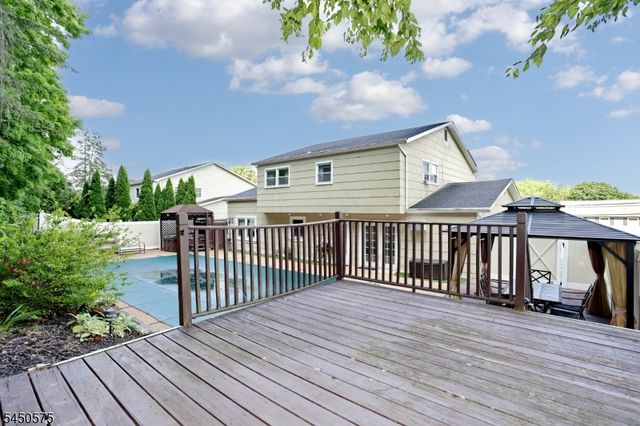 62 Molinari Dr, Wanaque Boro, NJ 07465