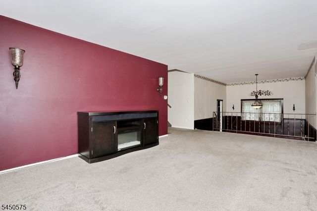 62 Molinari Dr, Wanaque Boro, NJ 07465