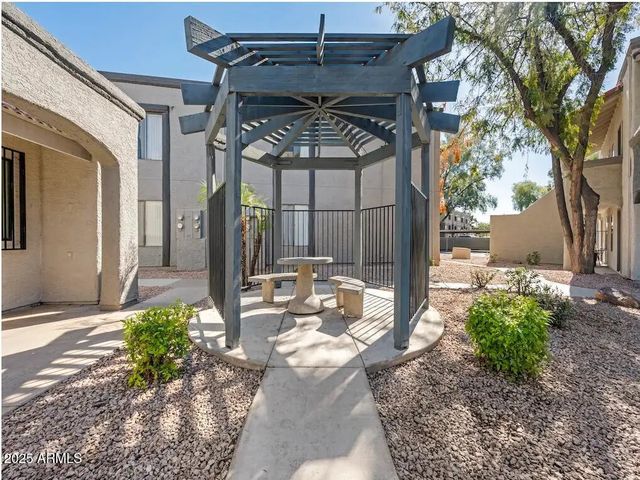 5750 N 59th Avenue 1B, Glendale, AZ 85301