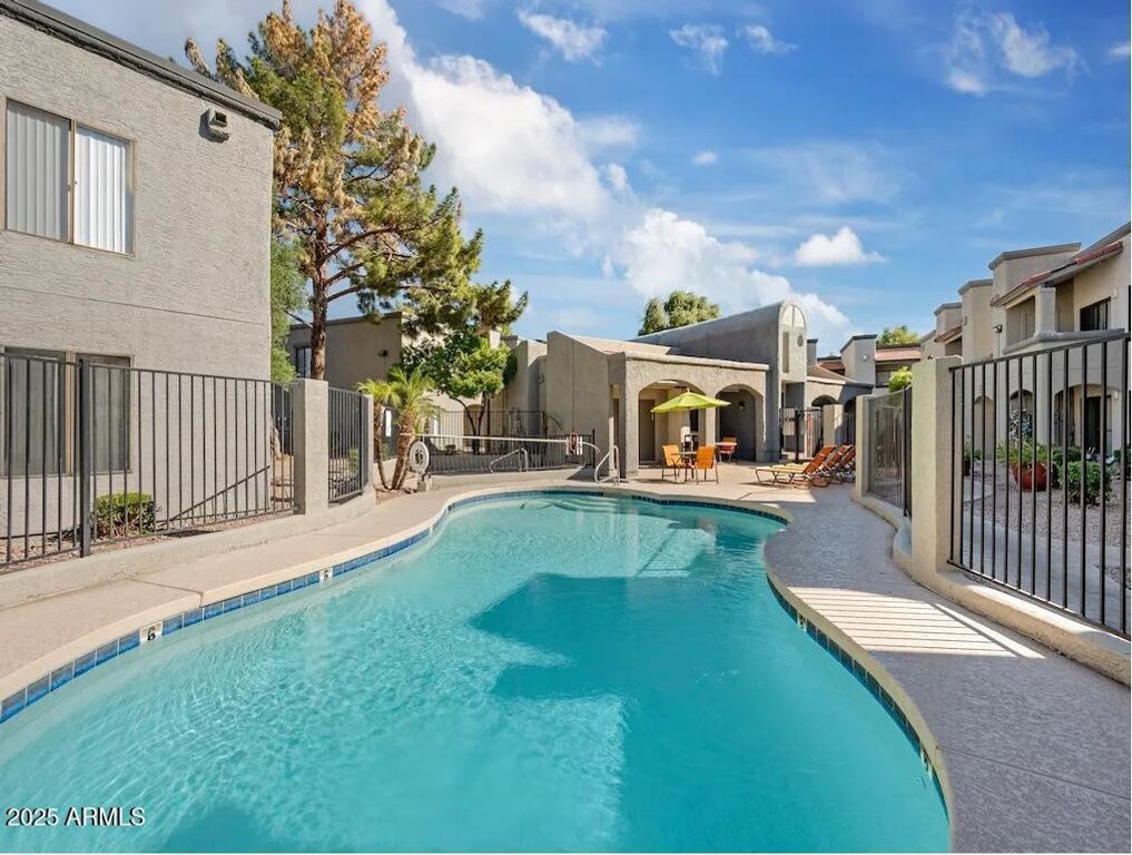 5750 N 59th Avenue 1B, Glendale, AZ 85301