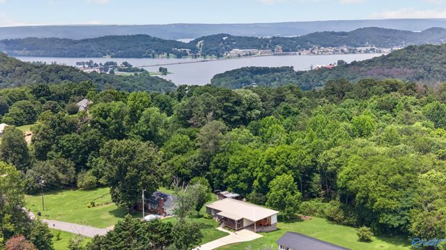 4708 Lloyd Street, Guntersville, AL 35976