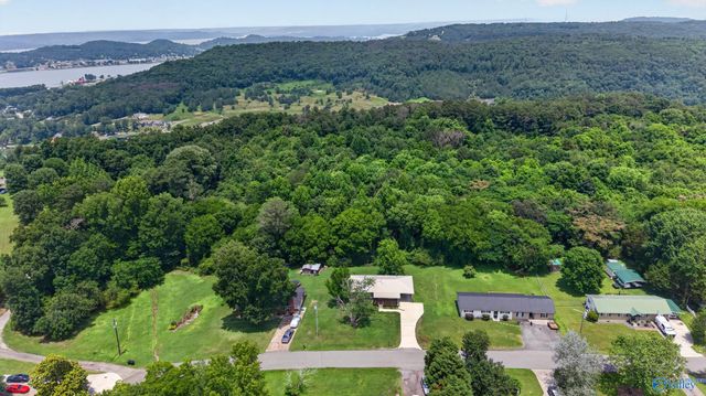 4708 Lloyd Street, Guntersville, AL 35976