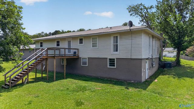 4708 Lloyd Street, Guntersville, AL 35976