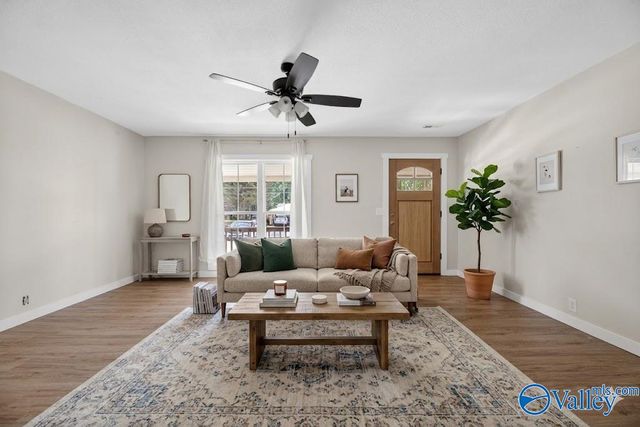4708 Lloyd Street, Guntersville, AL 35976