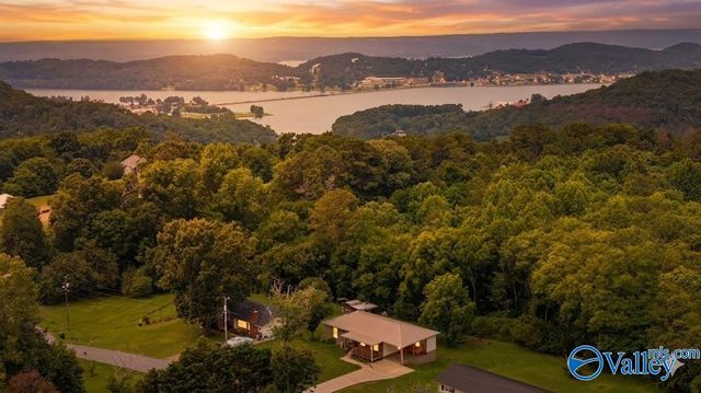 4708 Lloyd Street, Guntersville, AL 35976