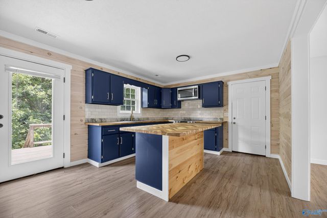 4708 Lloyd Street, Guntersville, AL 35976
