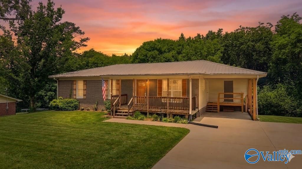 4708 Lloyd Street, Guntersville, AL 35976
