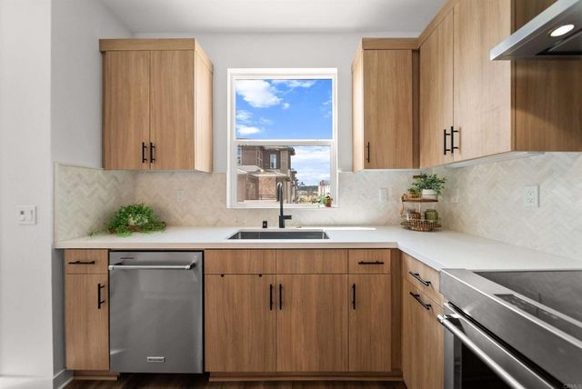 647 Fahrenheit Drive, San Marcos, CA 92078