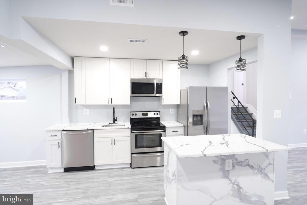 122 N BEND TER, Glen Burnie, MD 21060