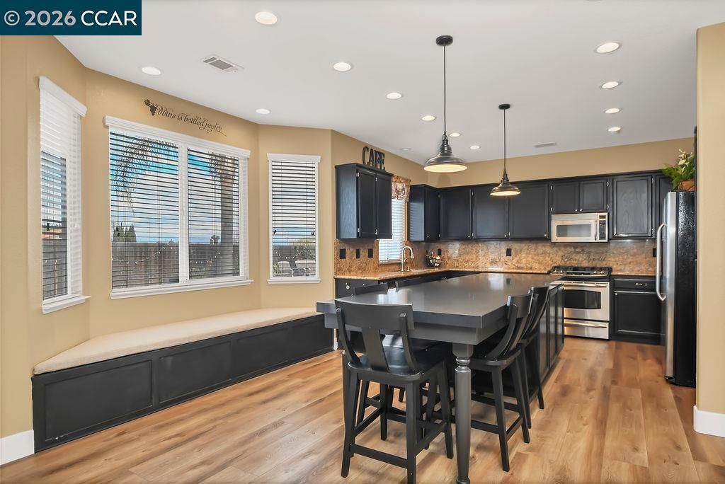 Image 6 of property listing at 361 361 Clove Way, Oakley, CA 94561