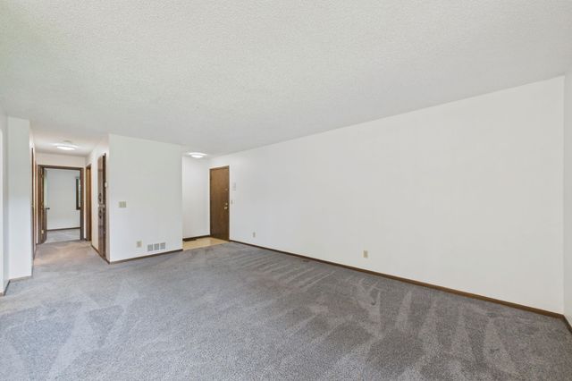 12161 Grouse Street NW 306, Coon Rapids, MN 55448