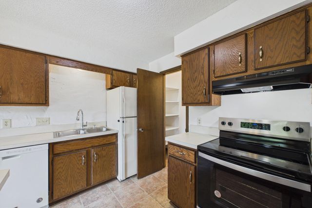 12161 Grouse Street NW 306, Coon Rapids, MN 55448