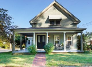 21 Dennis St, Attleboro, MA 02703