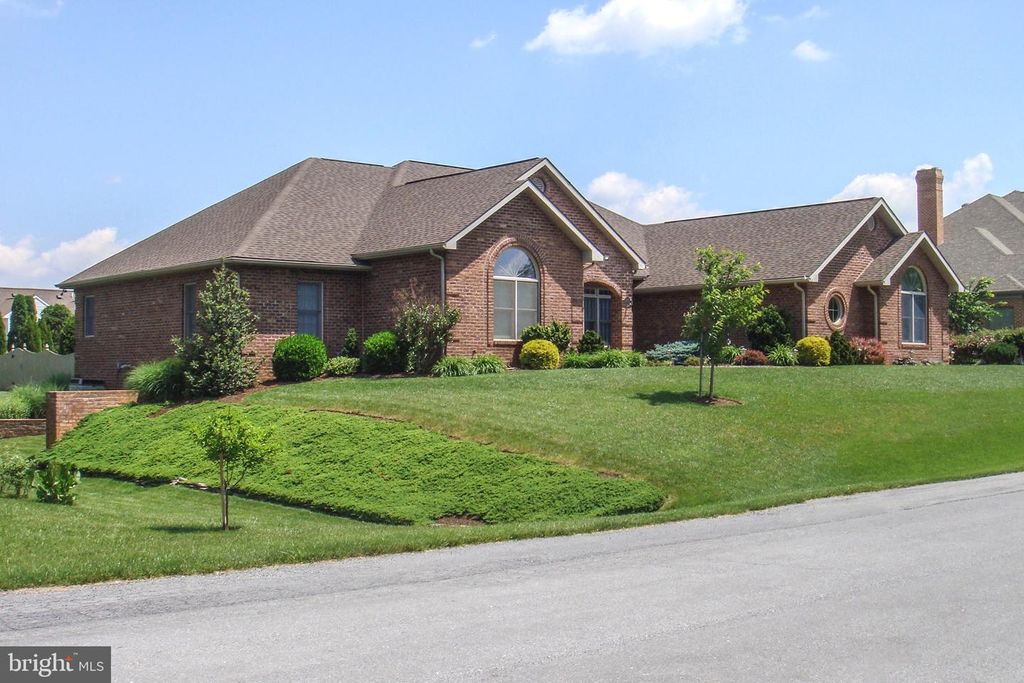 18722 FOUNTAIN TERRACE, Hagerstown, MD 21742