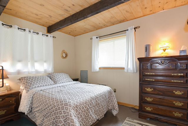 33 Moccasin Trail, Hillsborough, NH 03244