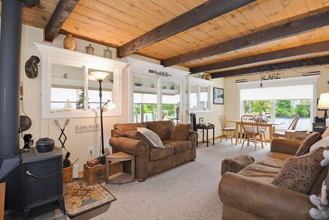 33 Moccasin Trail, Hillsborough, NH 03244