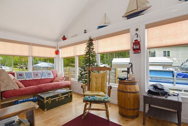 33 Moccasin Trail, Hillsborough, NH 03244