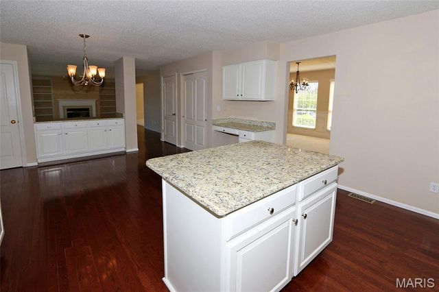 5023 Royal Burgess Drive, St Peters, MO 63304