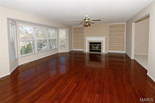 5023 Royal Burgess Drive, St Peters, MO 63304