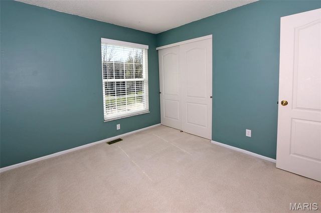 5023 Royal Burgess Drive, St Peters, MO 63304