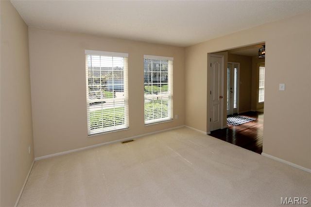 5023 Royal Burgess Drive, St Peters, MO 63304