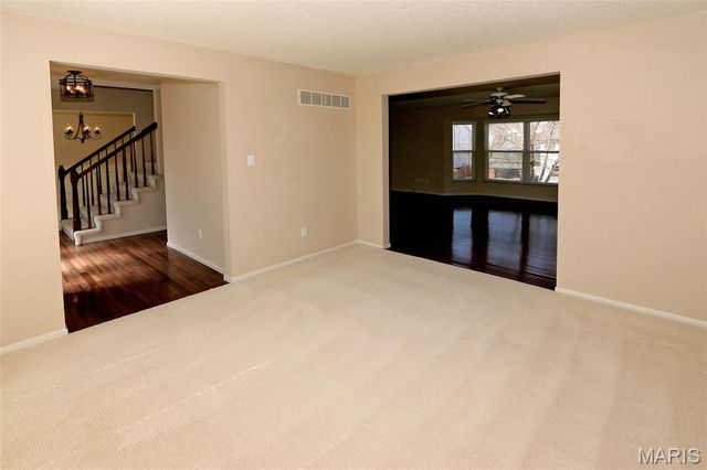 5023 Royal Burgess Drive, St Peters, MO 63304