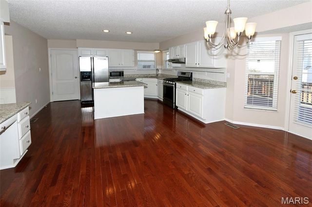 5023 Royal Burgess Drive, St Peters, MO 63304