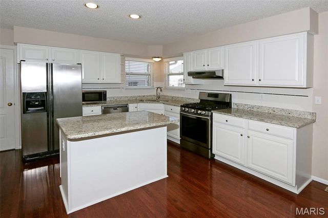 5023 Royal Burgess Drive, St Peters, MO 63304