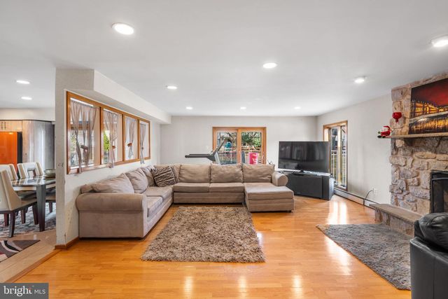 509 LONG LN, Huntingdon Valley, PA 19006