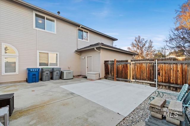 7701 W Bearcreek Ct, Boise, ID 83704