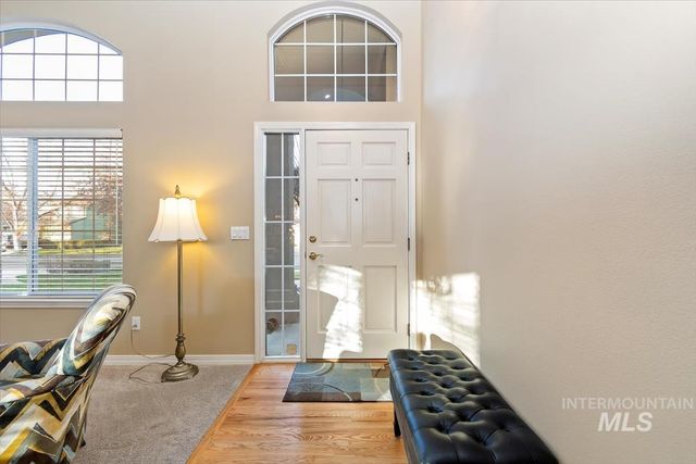 7701 W Bearcreek Ct, Boise, ID 83704