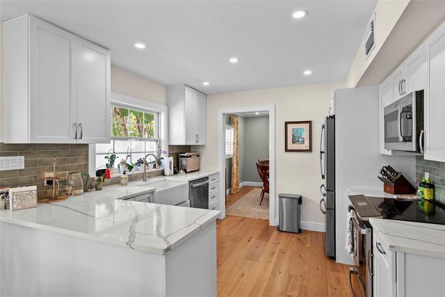 4705 W SAN RAFAEL STREET, Tampa, FL 33629