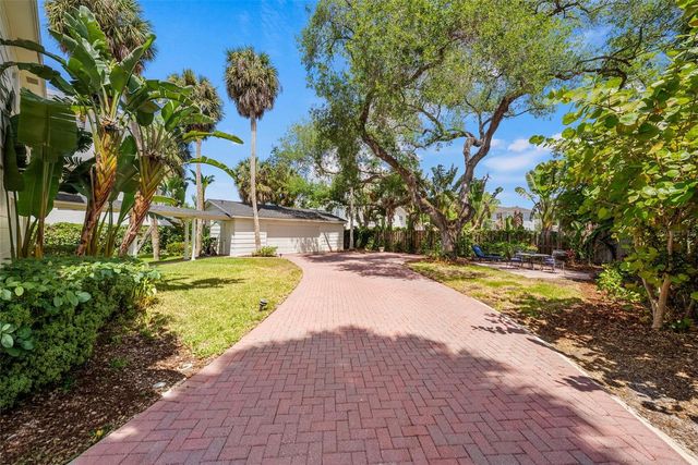 4705 W SAN RAFAEL STREET, Tampa, FL 33629