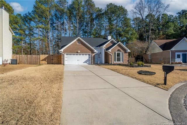 4317 Buckhurst Drive, Hope Mills, NC 28348