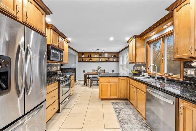 121 Anytrell Drive, Penfield, NY 14580