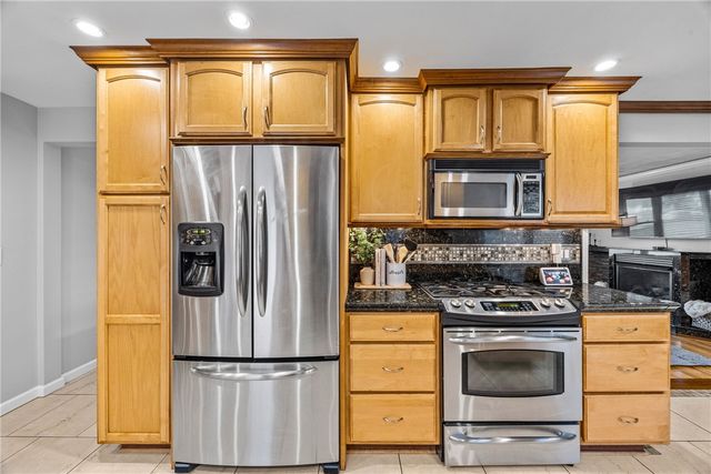 121 Anytrell Drive, Penfield, NY 14580