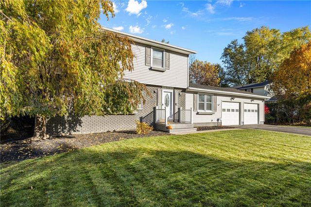 121 Anytrell Drive, Penfield, NY 14580