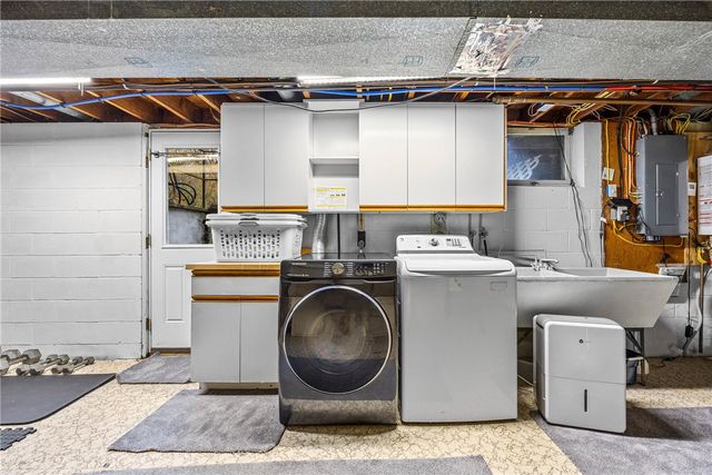 121 Anytrell Drive, Penfield, NY 14580