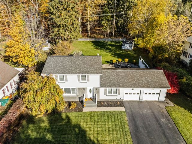 121 Anytrell Drive, Penfield, NY 14580