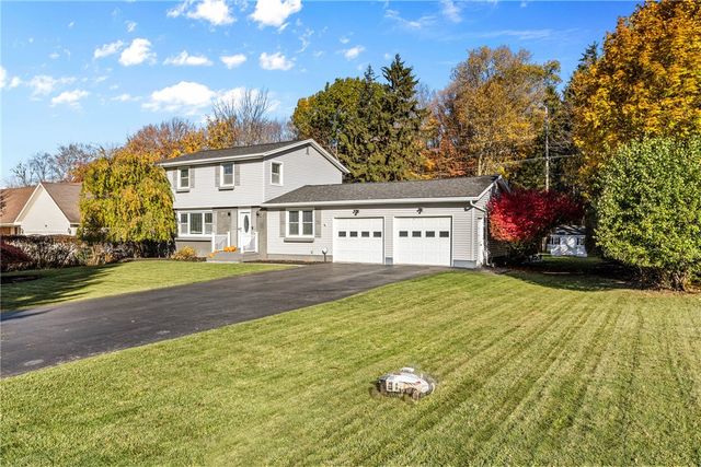 121 Anytrell Drive, Penfield, NY 14580